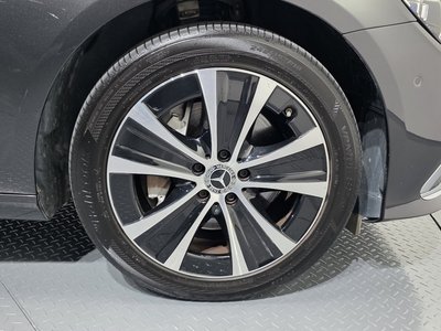MERCEDES-BENZ E-CLASS - 8