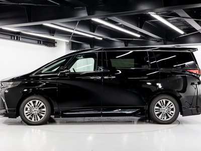 2026 Toyota ALPHARD — фото 9