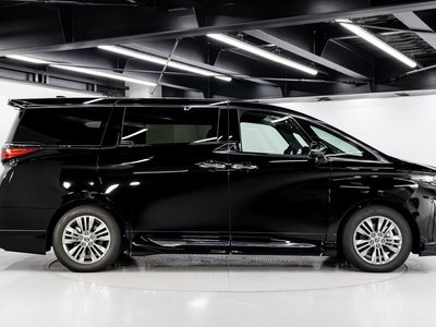 2026 Toyota ALPHARD — фото 8