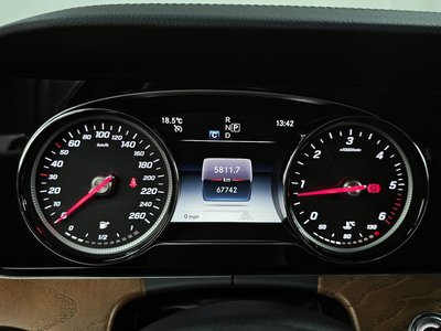 MERCEDES-BENZ E-CLASS - 8