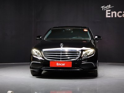 MERCEDES-BENZ E-CLASS - 2