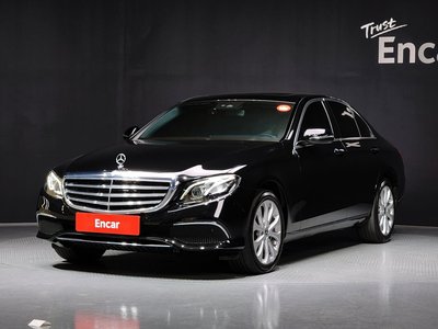 MERCEDES-BENZ E-CLASS - 1