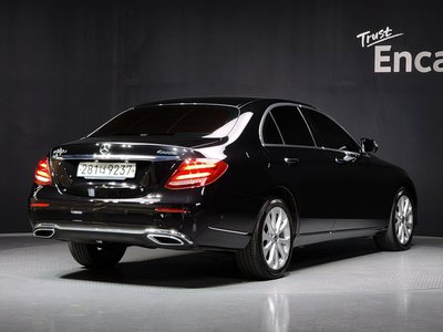 MERCEDES-BENZ E-CLASS - 3