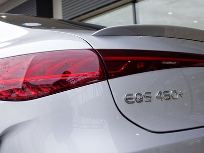 MERCEDES-BENZ EQS - 9