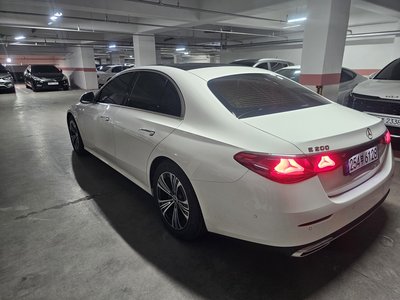 MERCEDES-BENZ E-CLASS - 6