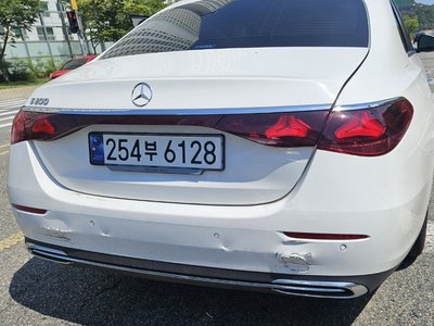 MERCEDES-BENZ E-CLASS - 10