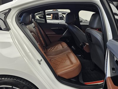 صورة مصغرة 18 لـ 2024 BMW 5 SERIES