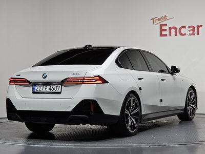 2024 BMW 5 SERIES 照片 3
