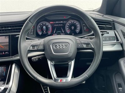 AUDI Q8 - 2