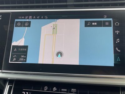 AUDI Q8 - 10