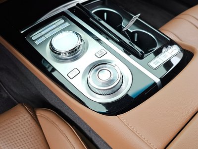GENESIS G80 (RG3) - 9