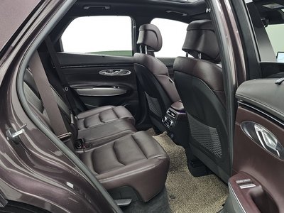 2022 Genesis GV70 — миниатюра 16