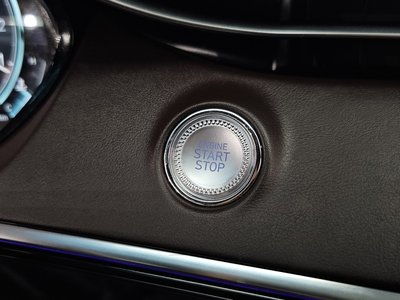 2022 Genesis GV70 — миниатюра 27