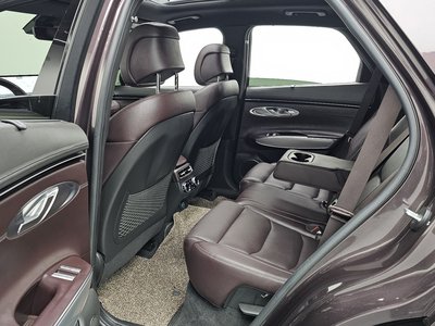 2022 Genesis GV70 — миниатюра 18