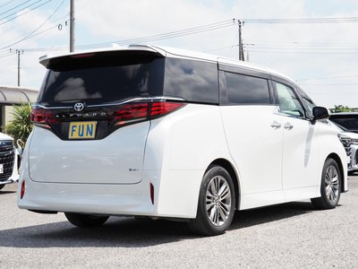 2024 Toyota ALPHARD — фото 5