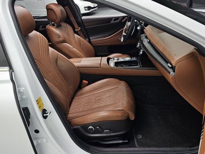 GENESIS G80 (RG3) - 10