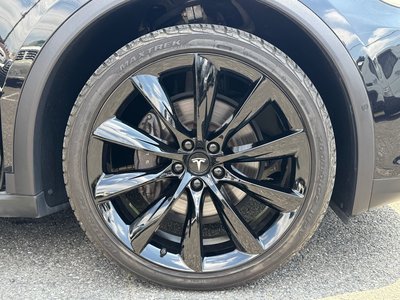 2017 Tesla MODEL X — фото 5