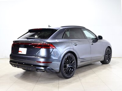 AUDI Q8 - 3