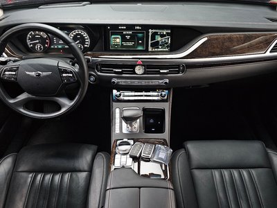 2021 Genesis G90 — фото 5