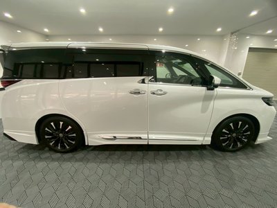 TOYOTA VELLFIRE - 9