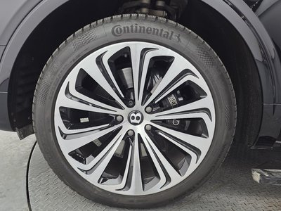 BENTLEY BENTAYGA - 6