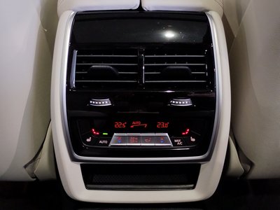 2021 BMW X7 — миниатюра 52