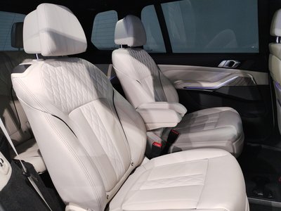 2021 BMW X7 — миниатюра 75