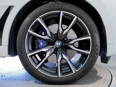 2021 BMW X7 — миниатюра 78