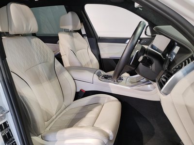 2021 BMW X7 — миниатюра 74