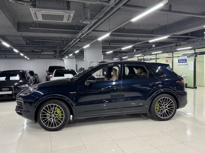صورة 5 لـ 2021 Porsche CAYENNE