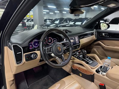 صورة 8 لـ 2021 Porsche CAYENNE