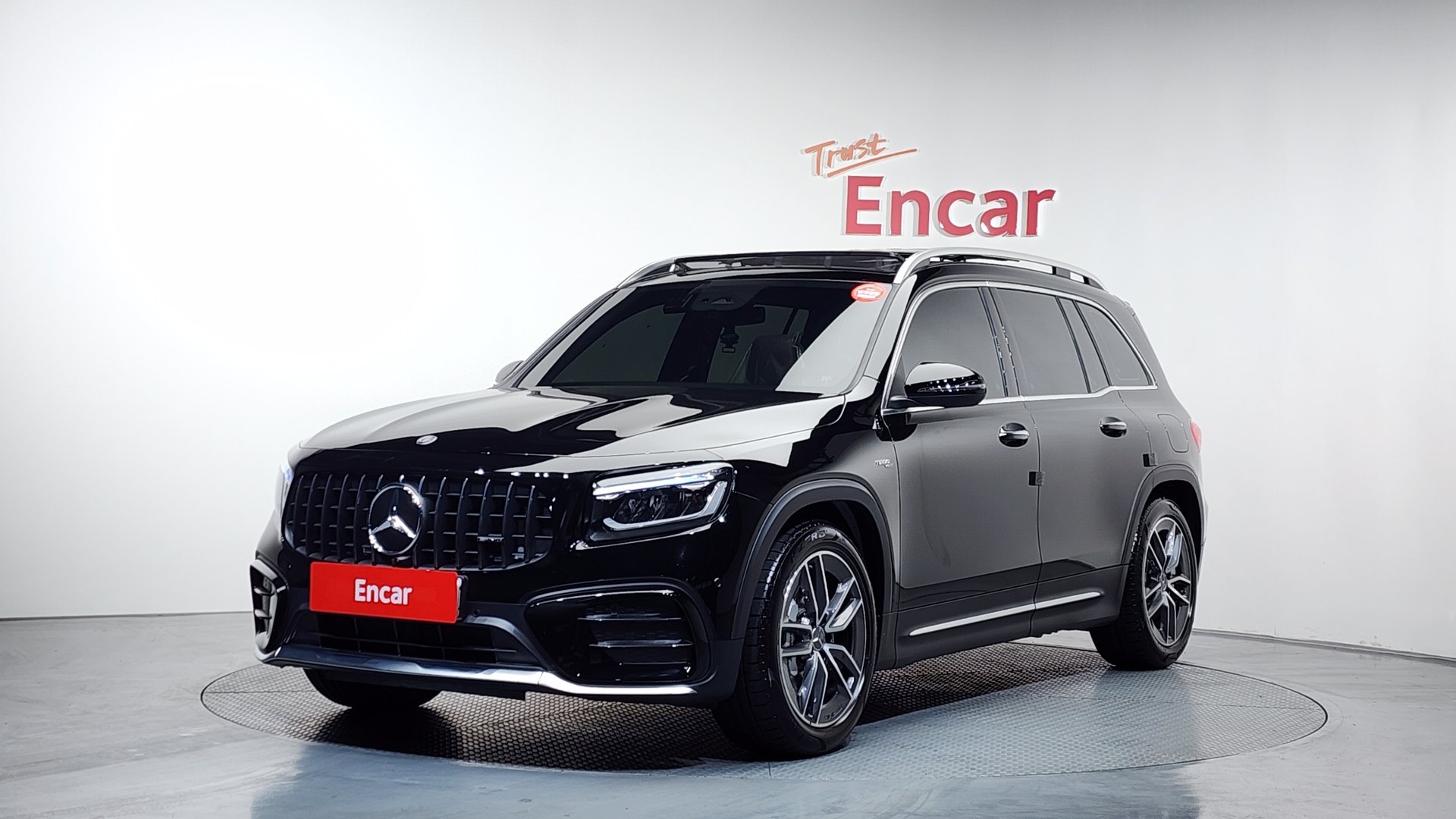 MERCEDES-BENZ GLB - View 1