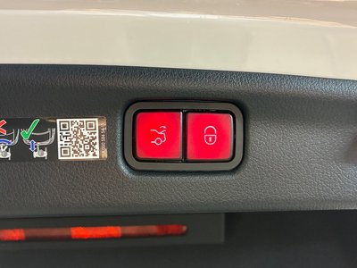 MERCEDES-BENZ C-CLASS - 10