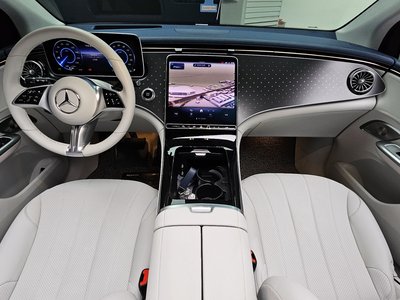 MERCEDES-BENZ EQE - 6