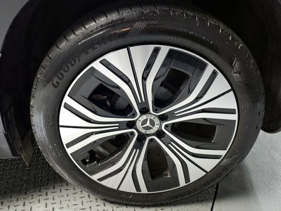 MERCEDES-BENZ EQE - 7