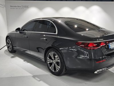 MERCEDES-BENZ E-CLASS - 2