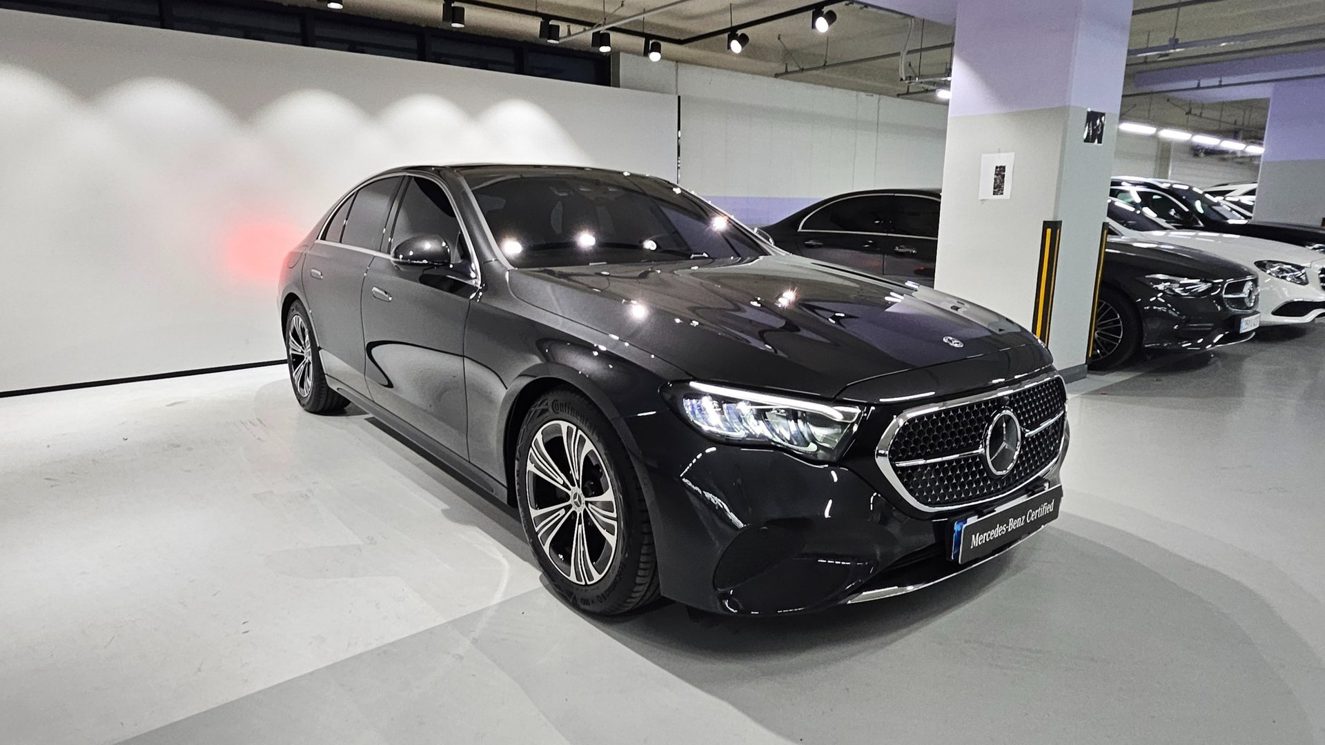 MERCEDES-BENZ E-CLASS - View 1