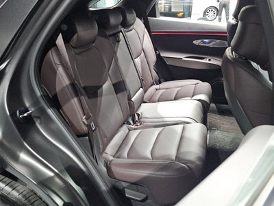 2026 Genesis GV70 — миниатюра 17