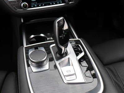 2021 BMW 7 SERIES thumbnail 32