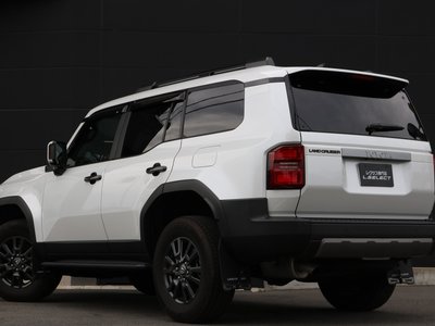 TOYOTA LAND CRUISER - 7