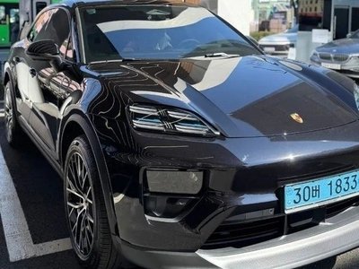 PORSCHE MACAN - 5