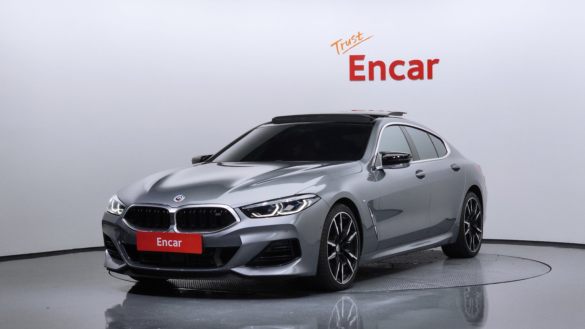 BMW 8 SERIES - View 1