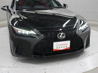 2023 Lexus IS — миниатюра 30
