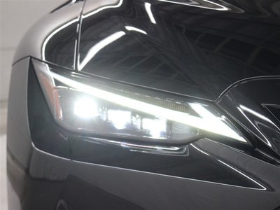 2023 Lexus IS — миниатюра 32