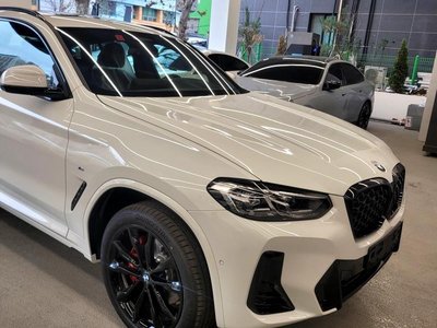 2025 BMW X4 照片 2