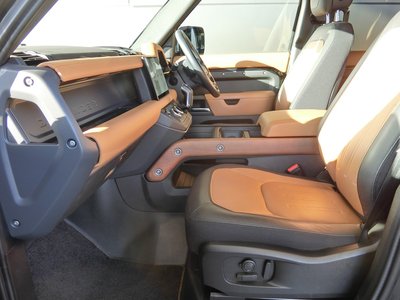 LAND ROVER DEFENDER - 6