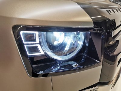 LAND ROVER DEFENDER - 8