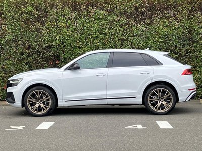 AUDI Q8 - 3