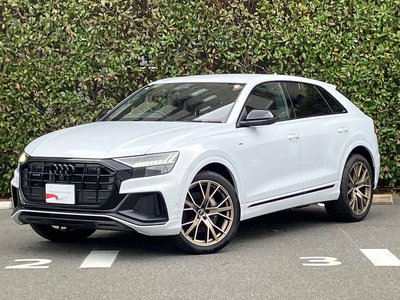 AUDI Q8 - 1