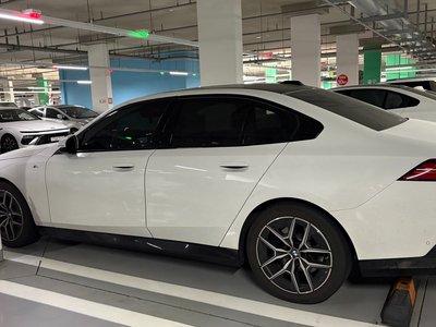 BMW 5 SERIES - 5